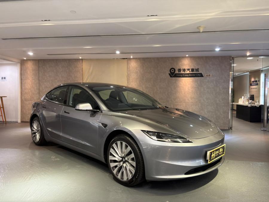 TESLA Model 3 RWD